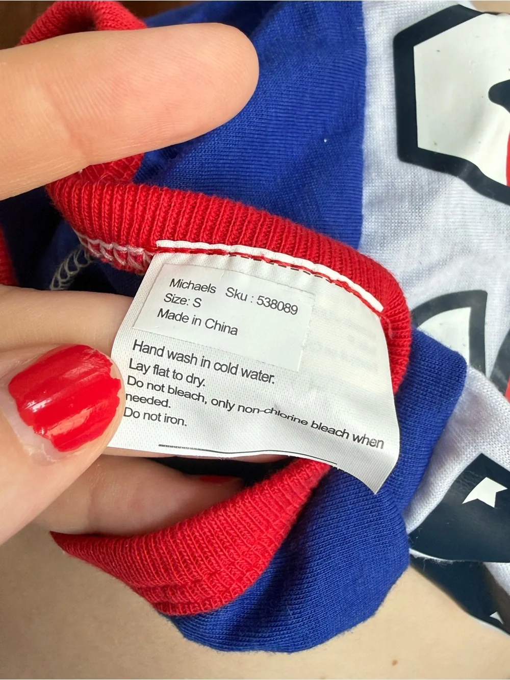 Michaels USA Blue Red & White Patriotic Dog T-Shirt, size Small